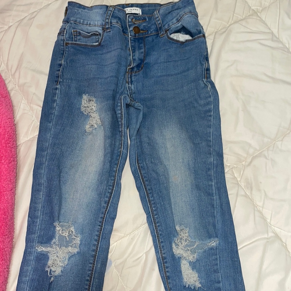 Encore skinny jeans with rips